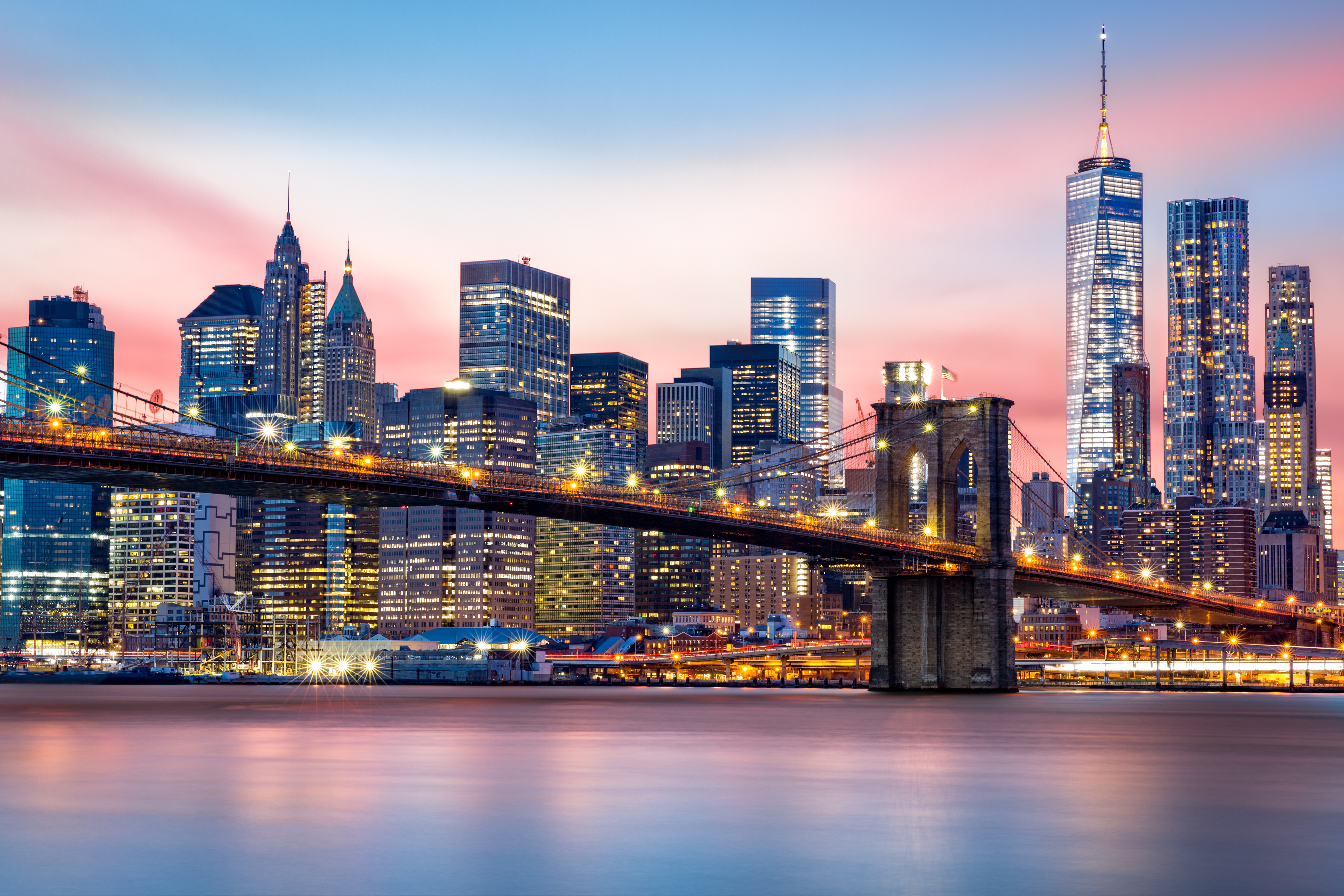 View of the Brooklyn Bridge and the Manhatten skyline