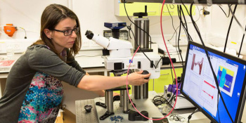 Silvia Vignolini in lab