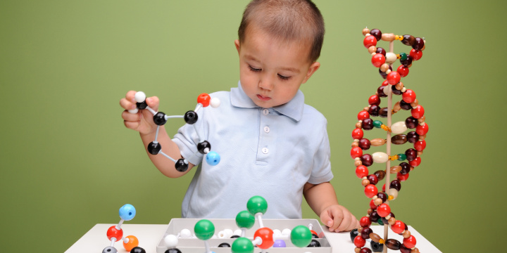 Child building molecule
