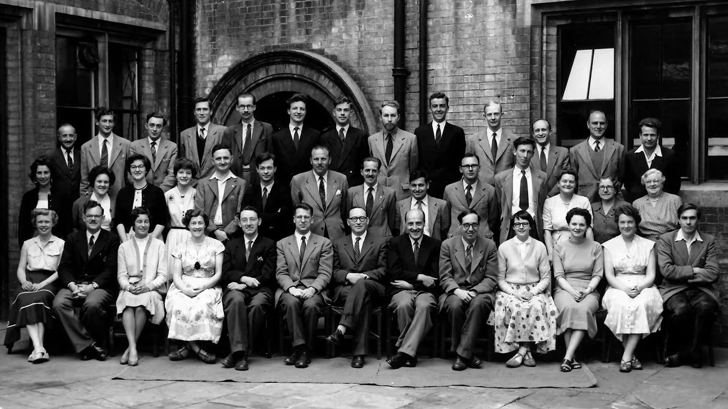 EDSAC lab staff with Margaret Marrs sitting fourth from the left of the front row decorative